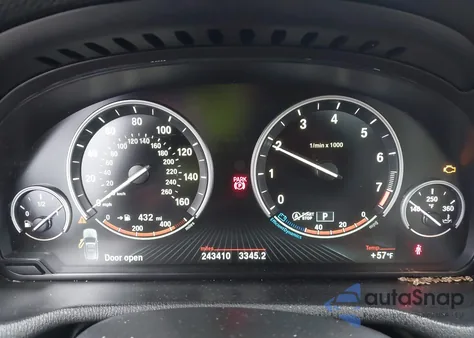 2016 BMW X3 xDrive28I z USA, uszkodzony, nr VIN 5UXWX9C52G0D84232